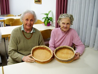 Foto von zwei selbst gemachten Osterkrbchen