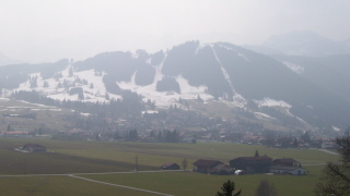 Foto der verschneiten Berge bei Halblech